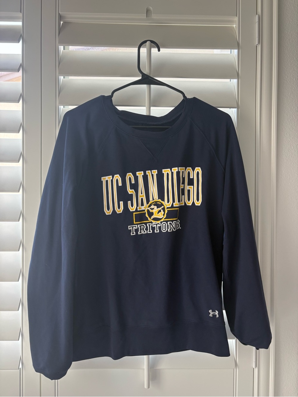 Under Armour Navy Pullover Crewneck Sweatshirt